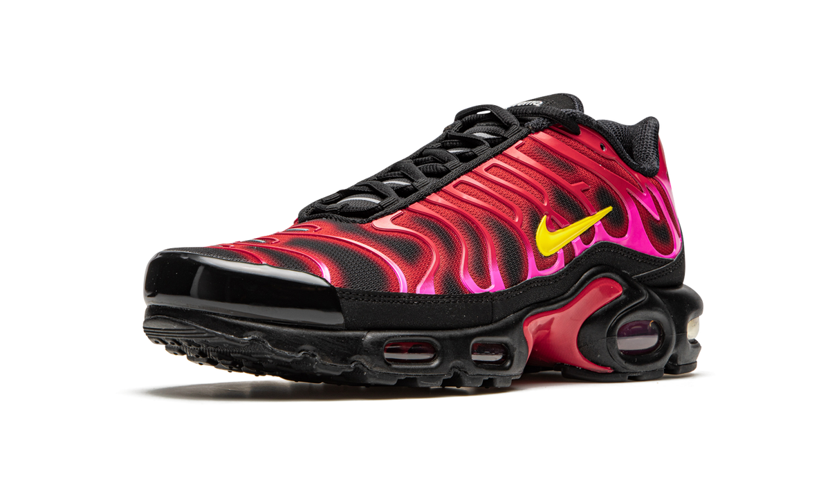 Air Max Plus TN "Supreme - Black / Red" DA1472 600